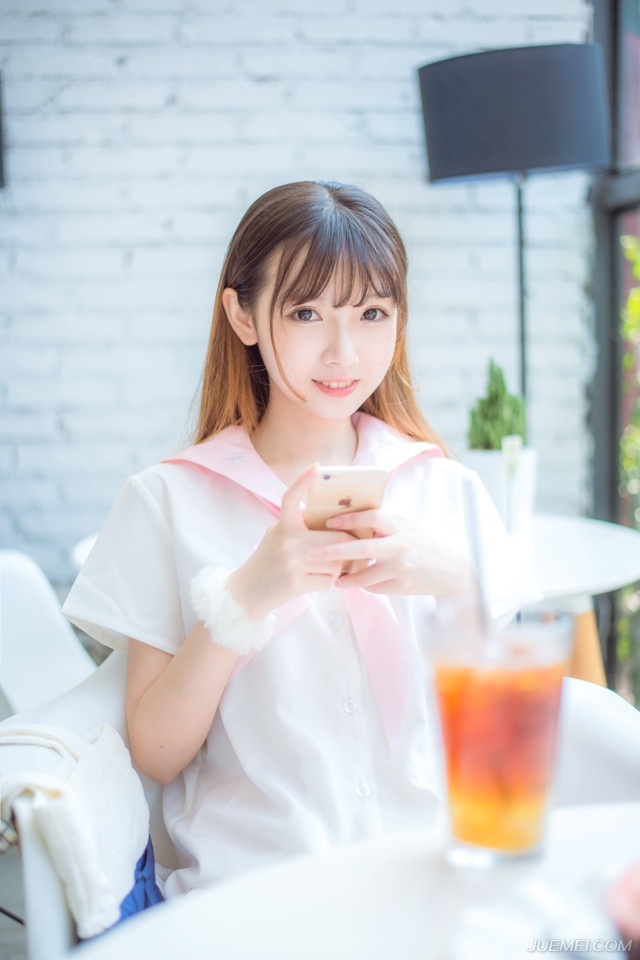 “去一趟夫人家，将夫人接回来。”刘璝冷声道。